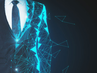 Anzugtraeger-halb-digitalisiert-192869847-FO-peshkov