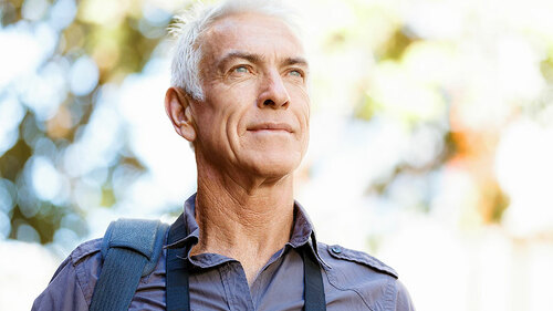 Bestager-ernsthaftes-Laecheln-122478757-FO-Sergey-Nivens