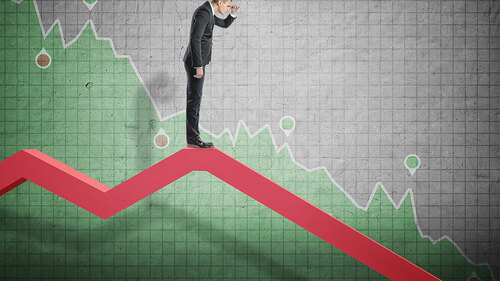 Anzugtraeger-auf-negativem-Pfeil-120512693-FO-gearstd