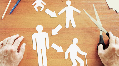 Haende-Schere-Schnipsel-Lebensphasen-91032290-FO-Alex-Po