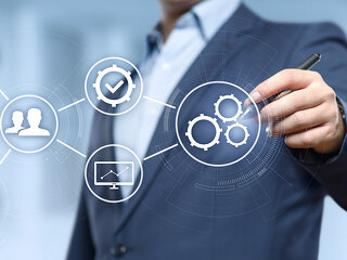 Anzugtraeger-Stift-Konzept-195337627-FO-Sikov