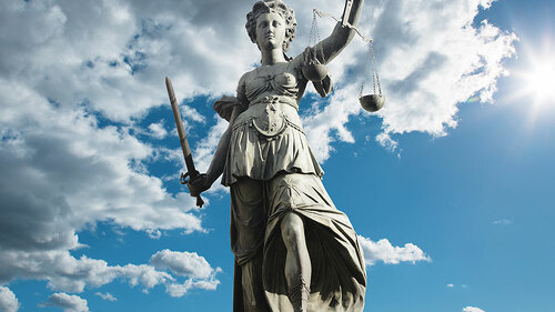 Iustitia-139931665-FO-eyeQ