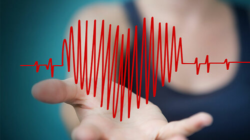 Frau-Herz-Puls-173749835-FO-sdecoret