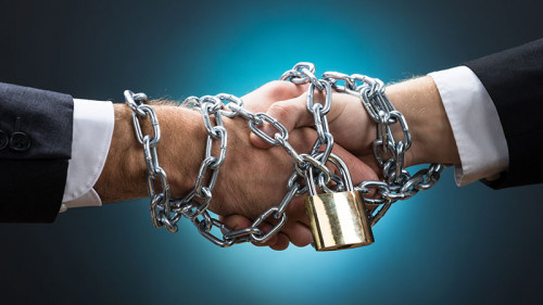 Kette-um-Handshake-99594723-FO-Andrey-Popov