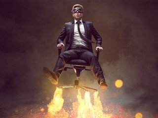 Anzugtraeger-auf-Raketen-Stuhl-152300840-FO-lassedesignen