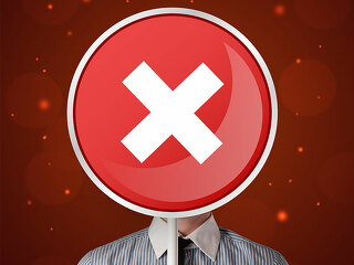 Anzugtraeger-Stopschild-141095549-FO-ra2-studio