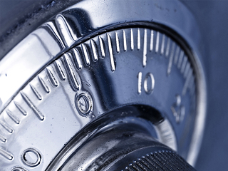 Zahlenschloss-Tresor-15177624-FO-Aaron-Amat