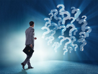 Anzugtraeger-Fragezeichen-132641690-FO-Elnur