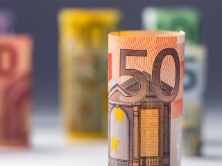 Euro-Geldscheine-102695063-FO-weyo