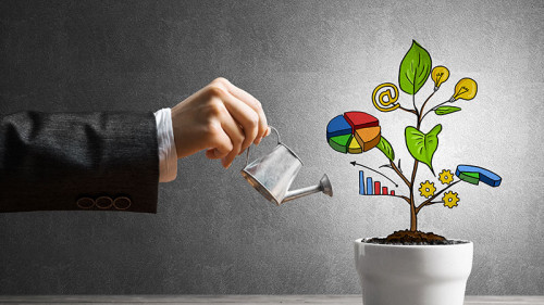 Anzugtraeger-gießt-Grafik-Baeumchen-134777529-FO-adam121