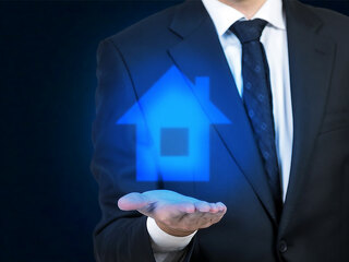 Anzugtraeger-Haus-63571440-FO-denisismagilov