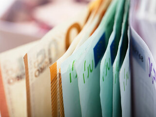 Euro-Geldscheine-187854714-FO-Andrey-Popov