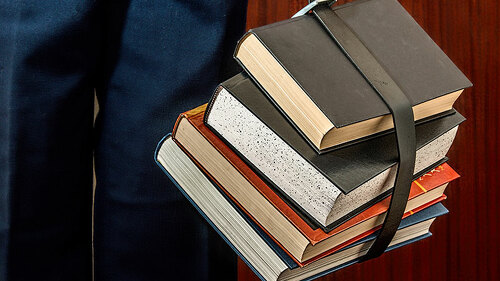 Guertel-um-Buecher-1012088-PB-stevepb