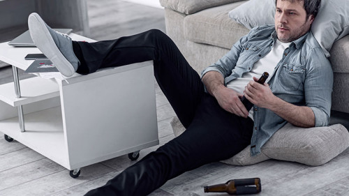 Depressiver-Mann-193047084-FO-Viacheslav-Iakobchuk