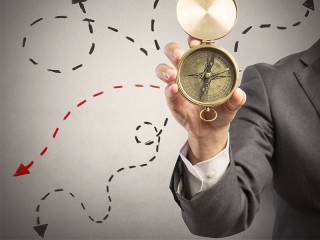 Anzugtraeger-Kompass-57098526-FO-alphaspirit