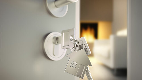 Tuer-Schluessel-Haus-Anhaenger-104715827-FO-psdesign1