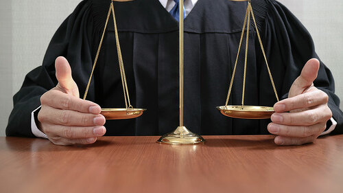 Richter-Waage-137520569-FO-everythingpossible