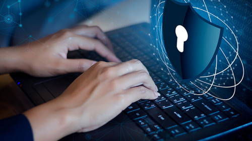 Haende-Laptop-Schild-186885581-FO-sarayut-sy