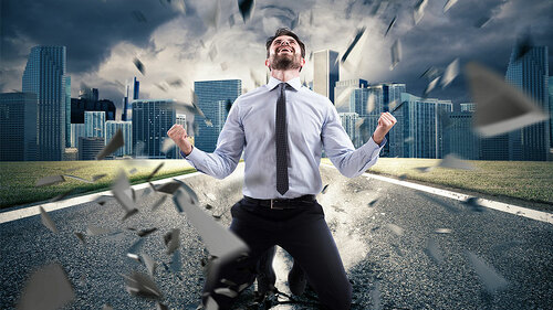 Anzugtraeger-jubelt-181391813-FO-alphaspirit