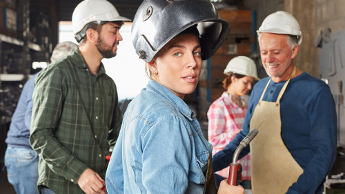 Handwerker-180737071-FO-Robert-Kneschke