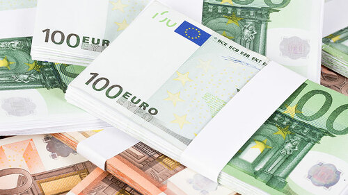 Euro-Geldbuendel-188271575-FO-ajcabeza