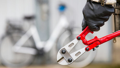 Hand-Seitenschneider-Fahrrad-148464963-FO-Rainer-Fuhrmann