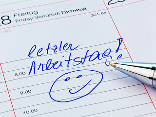 Letzter-Arbeitstag-Kalender-64320804-FO-Gina-Sanders