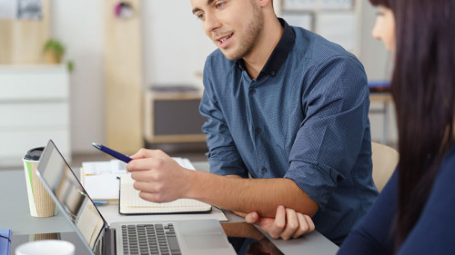 Paar-Laptop-102410375-FO-contrastwerkstatt