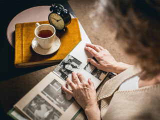 Frau-Fotoalbum-99854074-FO-e-serebryakova