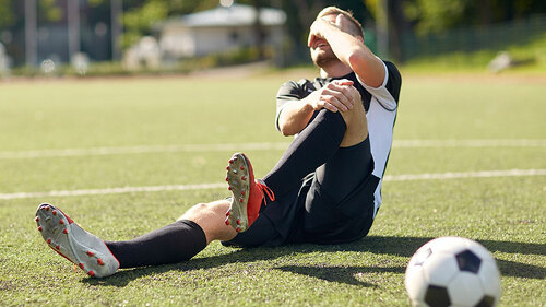 Fußballspieler-verletzt-135708053-FO-Syda-Productions