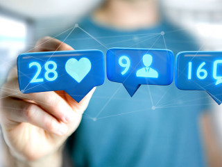 Hand-Social-Media-Buttons-201316049-FO-Production-Perig