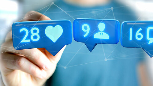 Hand-Social-Media-Buttons-201316049-FO-Production-Perig