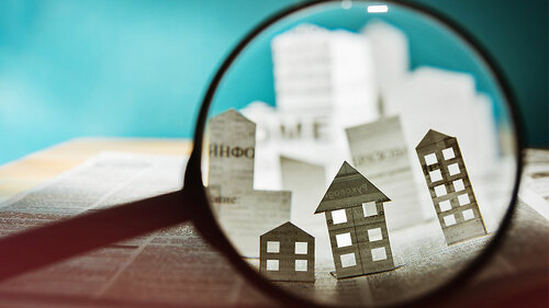 Lupe-Zeitung-Haueser-166987615-FO-svetazi