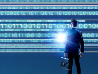 Anzugtraeger-Binaer-Code-207104512-FO-chombosan