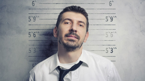 Anzugtraeger-Mugshot-199134155-FO-adzicnatasa