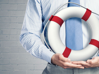 Anzugtraeger-Rettungsring-88922630-FO-Sergey-Nivens