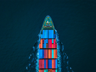 Container-Schiff-173994971-FO-Kalyakan