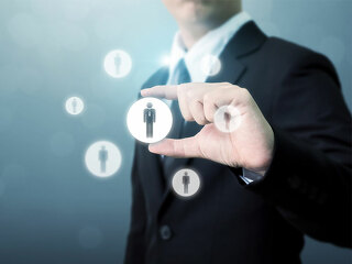 Anzugtraeger-Koepfe-171910893-FO-Chaiyawat