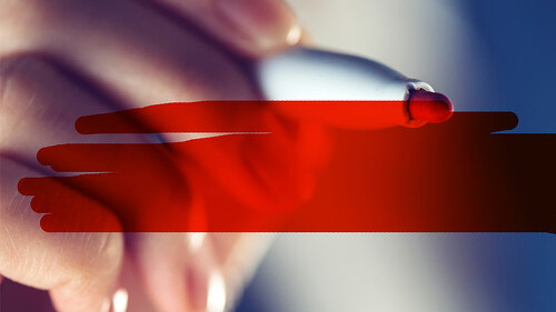 Hand-roter-Textmarker-144026001-FO-Bits-and-Splits