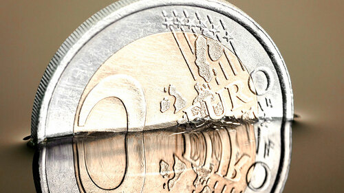 Euro-versinkt-142589910-FO-Jamrooferpix