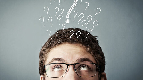 Jugendlicher-Fragezeichen-136031347-FO-igorp17