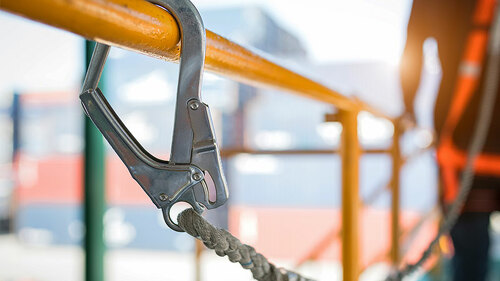 Sicherheitshaken-Bauarbeiter-212615637-FO-Aunging