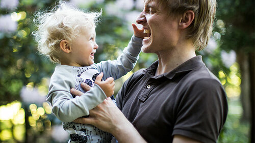 Vater-und-Sohn-159318257-FO-Kristin-Gruendler