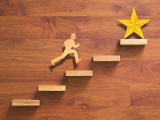 Figur-Treppe-Stern-165700532-FO-Warakorn