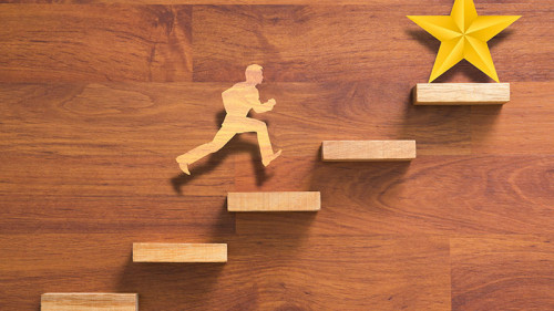 Figur-Treppe-Stern-165700532-FO-Warakorn