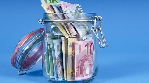 Euroscheine-in-Glas-43554004-FO-grafikplusfoto