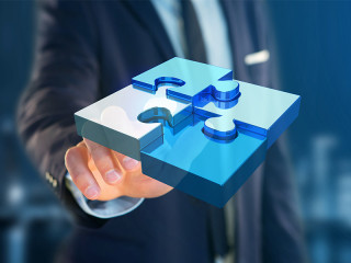 Anzugtraeger-Puzzle-180090299-FO-Production-Perig