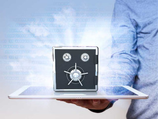 laptop-safe-hellgrau-172045203-FO-Alexander-Limbach