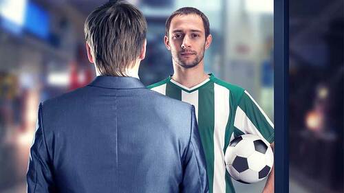 anzugtraeger-spiegel-fussballer-102162522-FO-Nomad_Soul