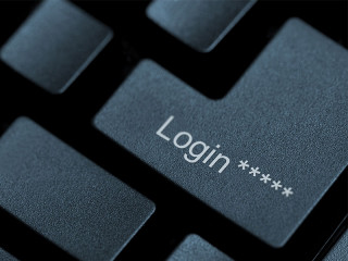 Login-Taste-107244931-FO-macondos